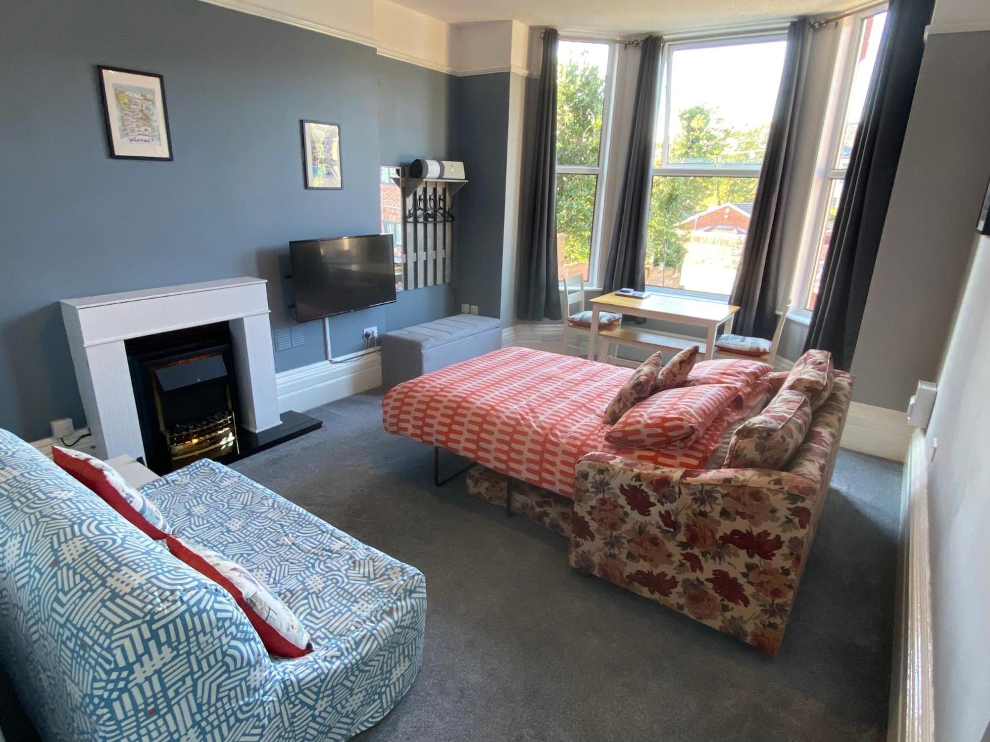 Apartment Well-appointed In